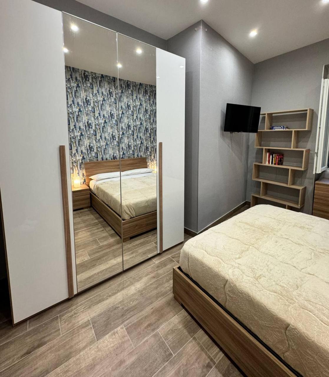 Апартаменти 280 Mt Dalla Metro The Mox Luxury Apartament Неаполь Екстер'єр фото